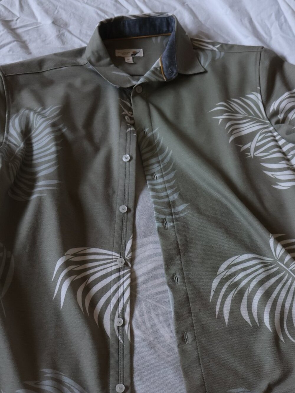 Fundamental Coast Shirt Men’s Medium Beige Palm Leaf Button Down Short Sleeve